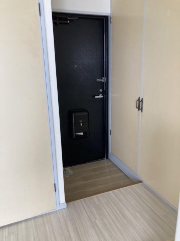 玄関　同物件別室です