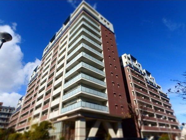 名古屋市千種区千種のマンションの建物外観