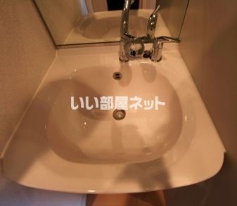 【プレサンス名古屋ＳＴＡＴＩＯＮビジュの洗面設備】