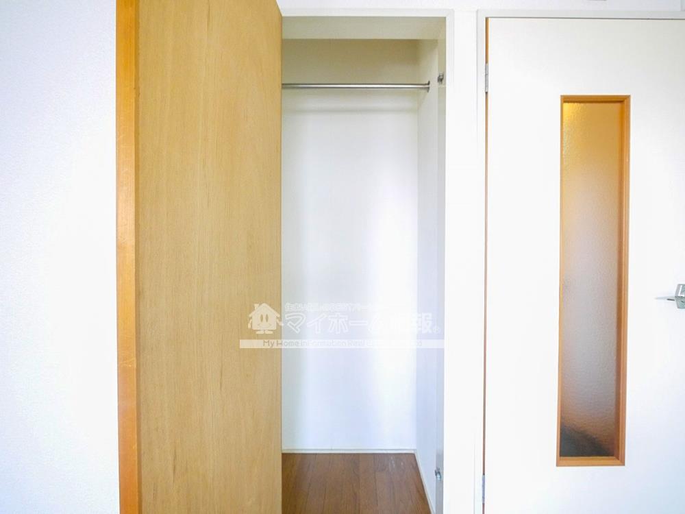 収納　片付け上手になるハンガーポール付きクローゼット！