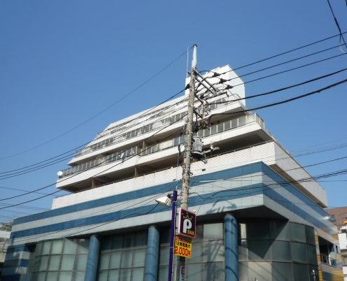 川崎市中原区新丸子東のマンションの建物外観