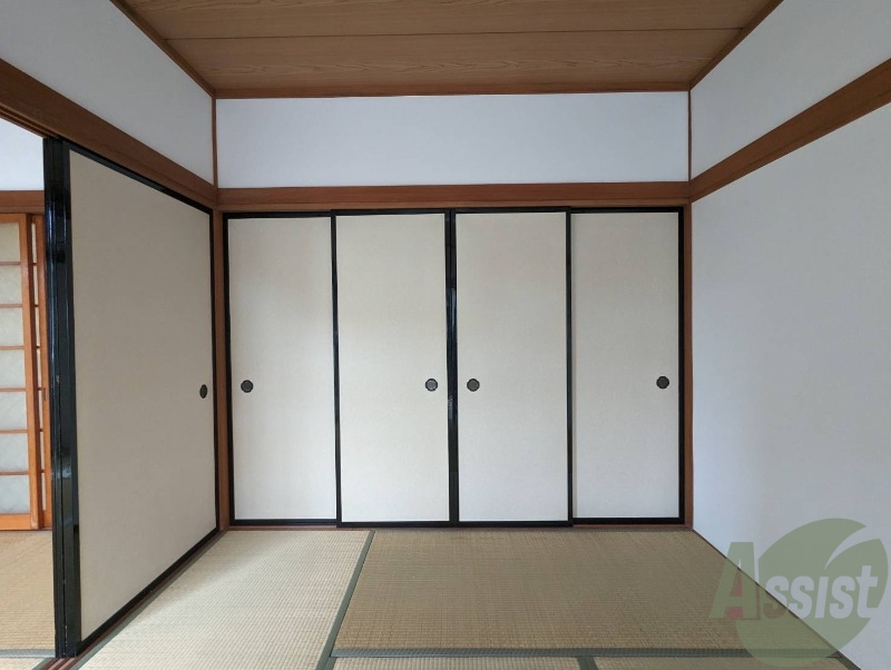 収納　和室の収納は昔ながらのもので何でもしまえそうです。