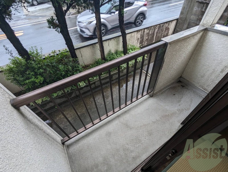 バルコニー　バルコニーもありますので洗濯物も干しやすい。