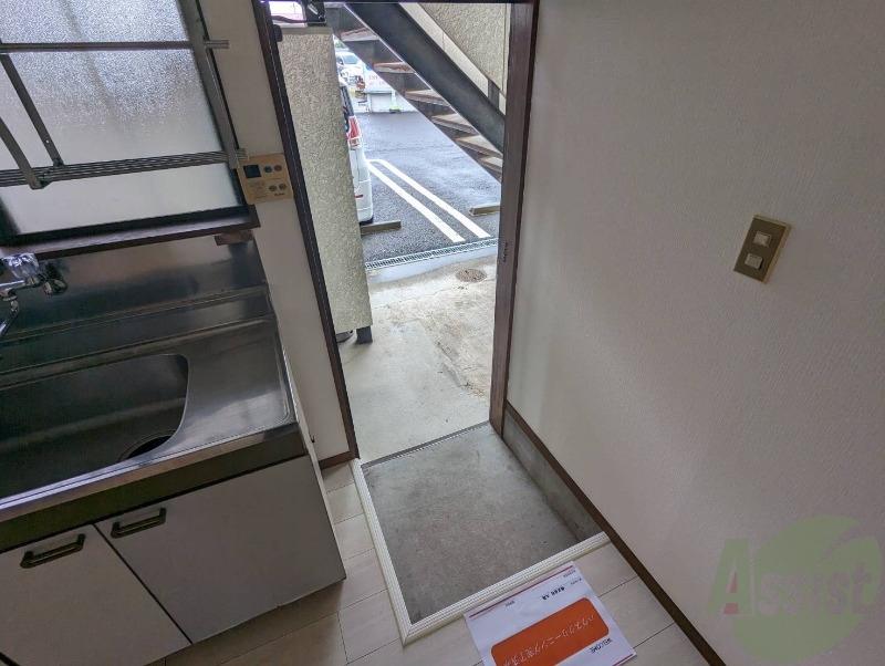 玄関　玄関も広さがありますので片付けも楽ちんです。