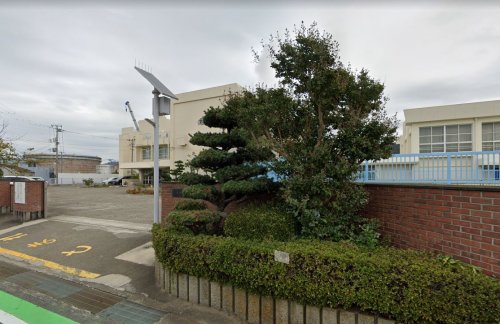 小学校　有田市立港小学校（小学校）まで1422m
