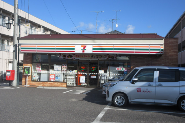 コンビニ　セブンイレブン郡山日大前店（コンビニ）まで30m