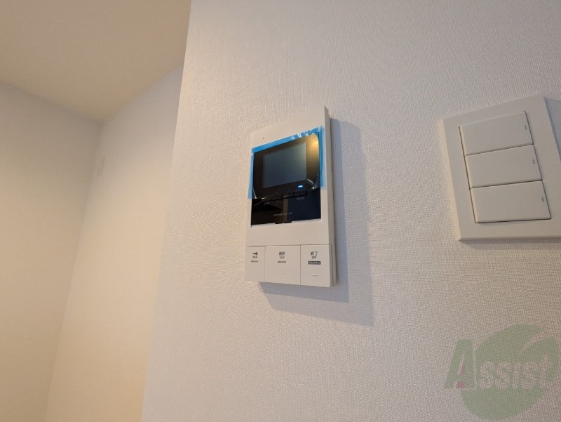 セキュリティ　モニタ付インターホンです。セキュリティ面も安心ですね！