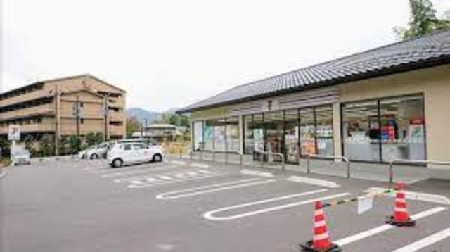 【京都市北区上賀茂北ノ原町のアパートのコンビニ】