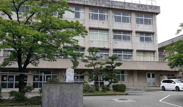 【フルール桜が丘の小学校】