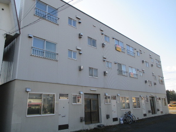 松井ハイツの建物外観