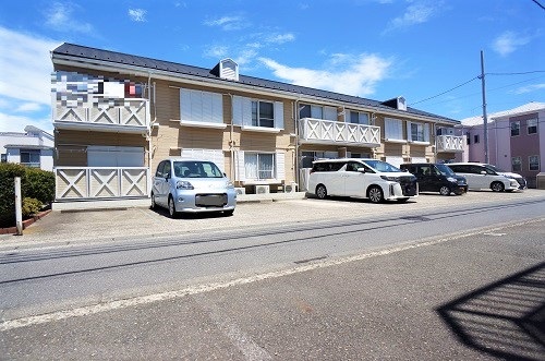 駐車場　Ｂ棟前の駐車場空きございます♪