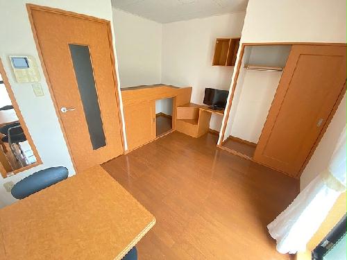 その他　1Fの写真です。※2Ｆはカーペットで窓の大きさが異なります。