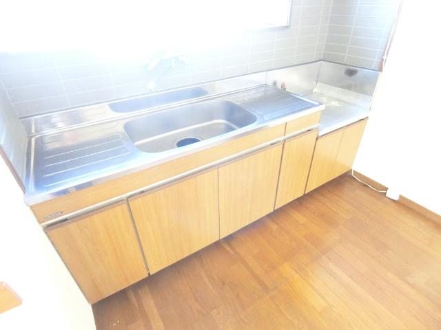 キッチン　２口コンロが置けます。