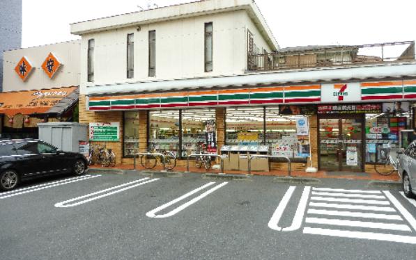 コンビニ　セブンイレブン足立東綾瀬公園店（コンビニ）まで295m