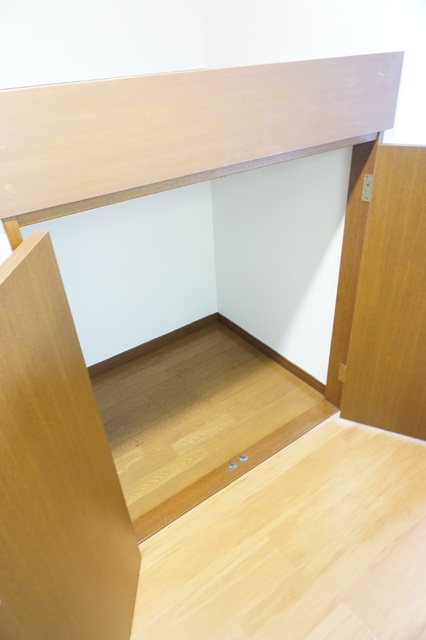 収納　キッチン後ろの収納です