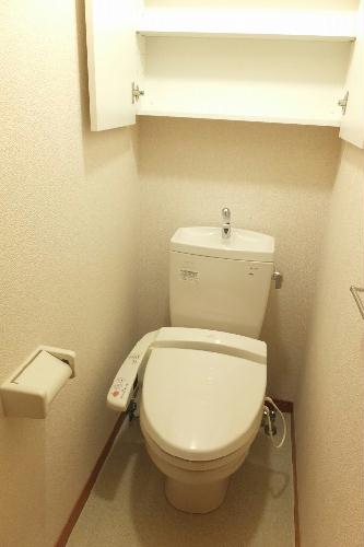 トイレ　温水洗浄便座設置済み