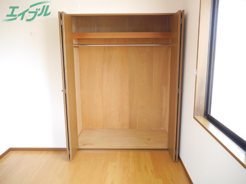 収納　別部屋同型反転タイプです。