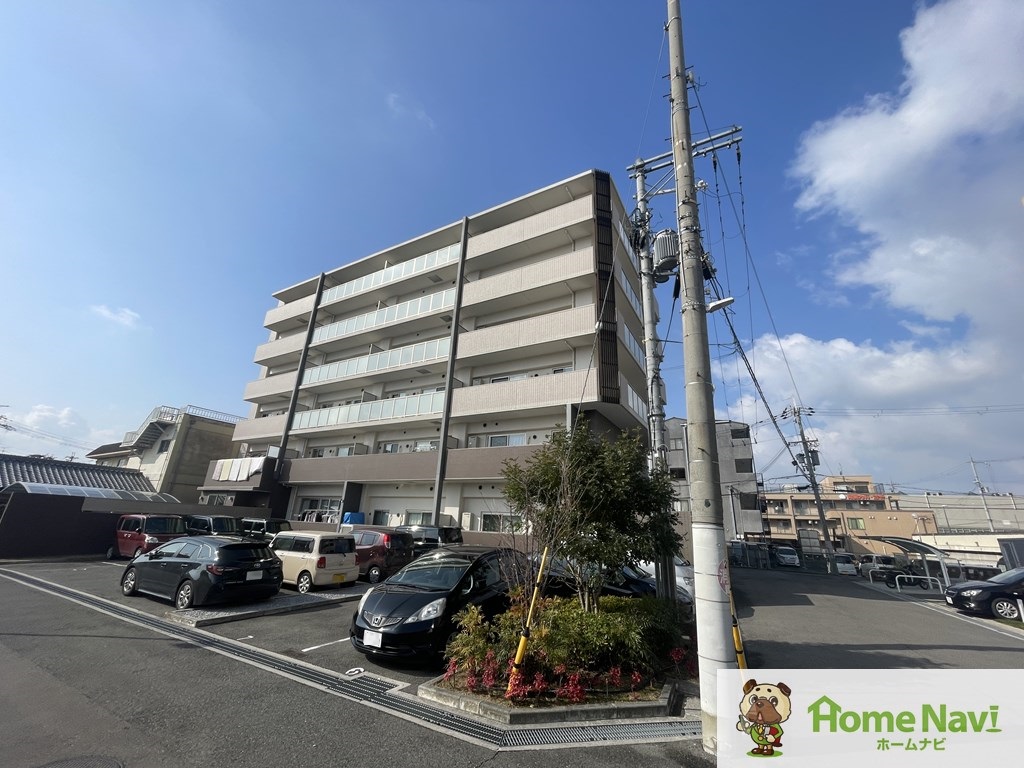 建物外観　「グラティ」、現地待ち合わせでのご案内も可能です。