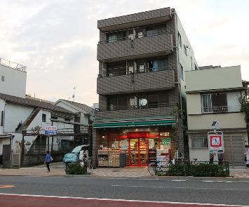 【墨田区文花のマンションのスーパー】