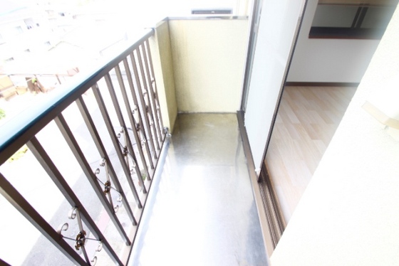 バルコニー　※ほかの部屋の写真です。