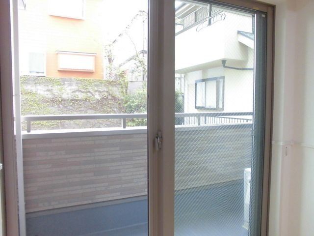 【町田市鶴川のアパートのバルコニー】