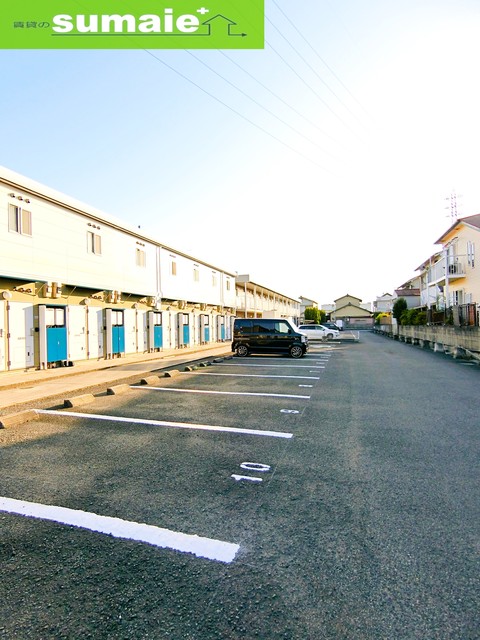 【和歌山市井辺のアパートの駐車場】