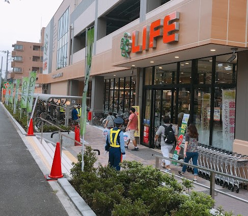 【横浜市鶴見区小野町のアパートのスーパー】