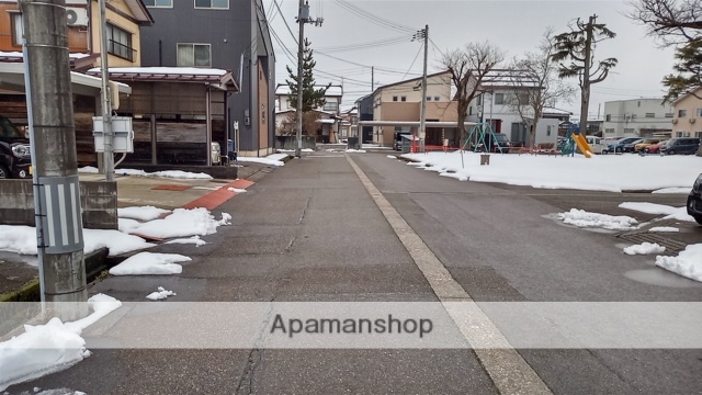 その他　前面道路（その他）まで0m