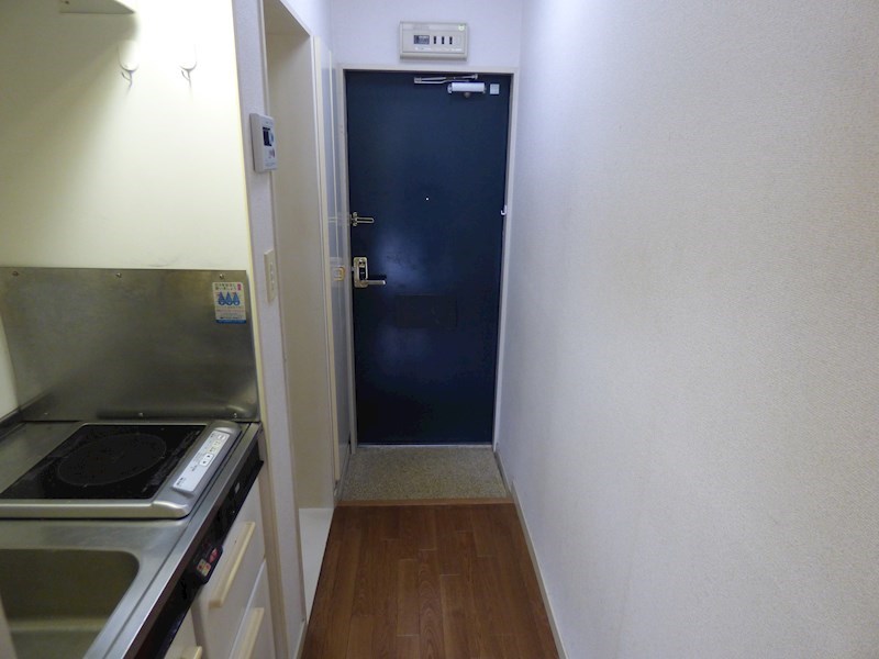 玄関　写真は107号