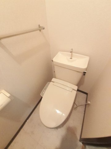 トイレ　落ち着いたトイレです