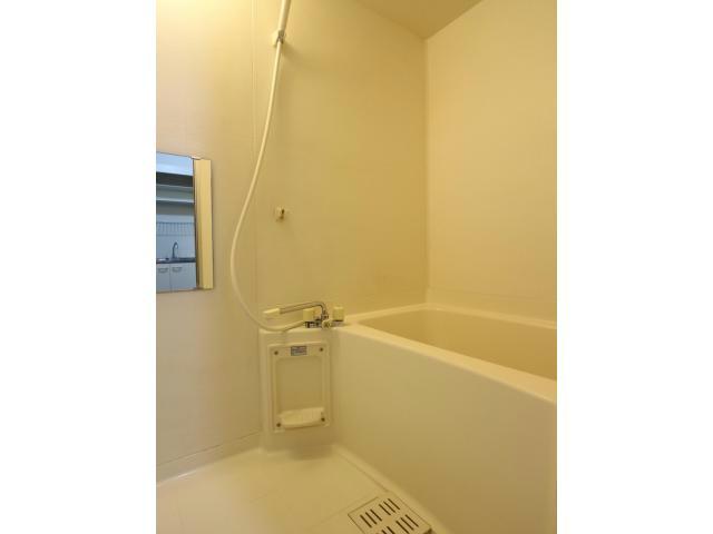 バス・シャワールーム　※写真は別居室のものです。