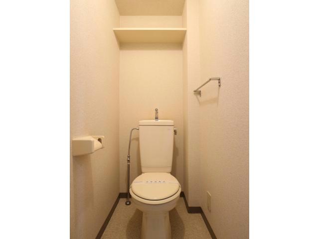 トイレ　※写真は別居室のものです。