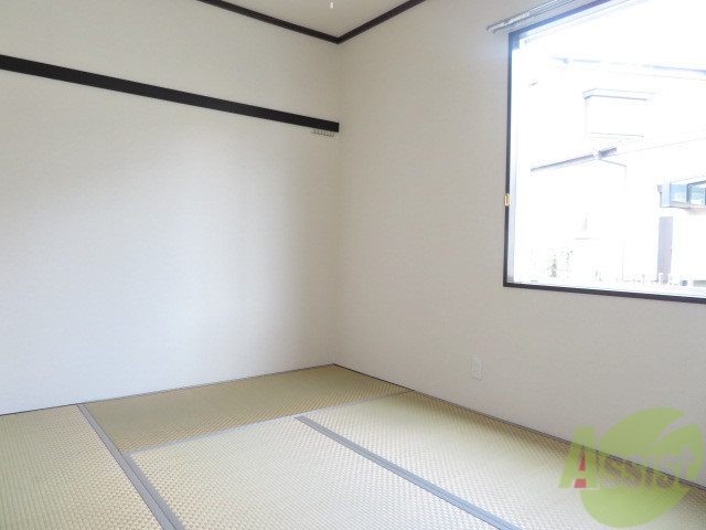 その他部屋・スペース　こちらは和室を撮影しました。寝室にしましょう。