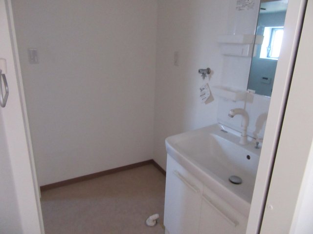 洗面設備　独立洗面化粧台付き