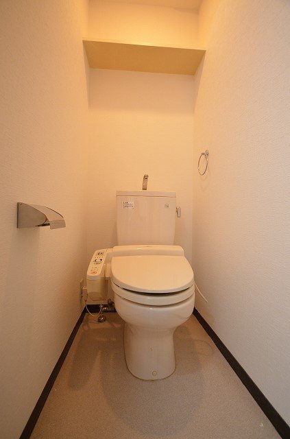 トイレ　別号室の写真です。