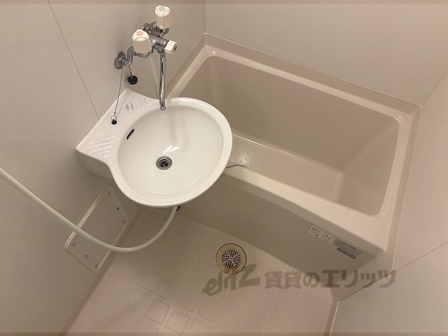 バス・シャワールーム　バス