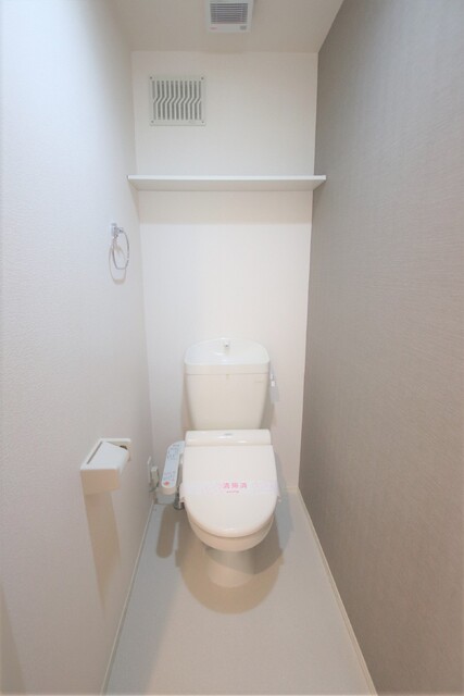 トイレ　温水洗浄機能付きトイレ