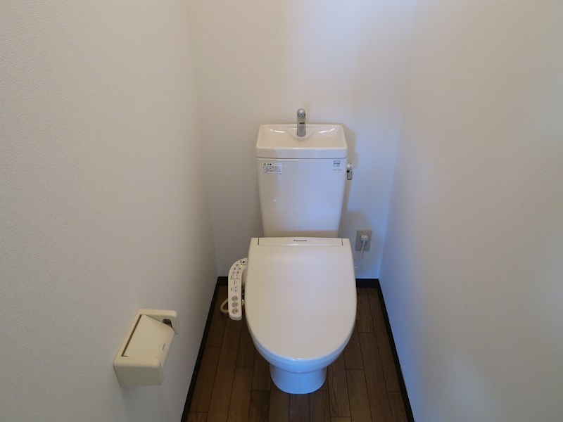 トイレ　ウォシュレット付