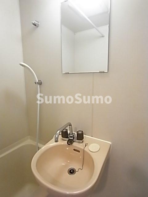 洗面設備　使いやすい独立洗面台です