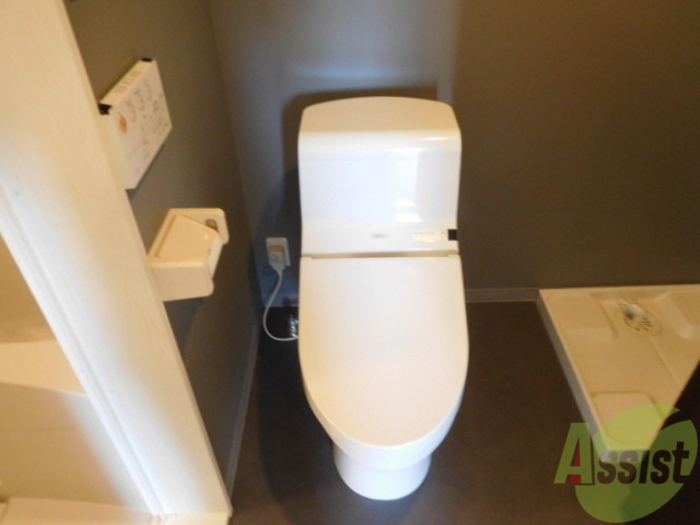トイレ　ウォシュレットつきで設備充実