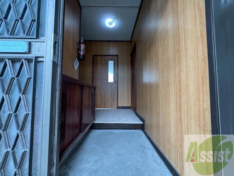 玄関　玄関の様子です。明るい印象ですね。気分もあがりそう。