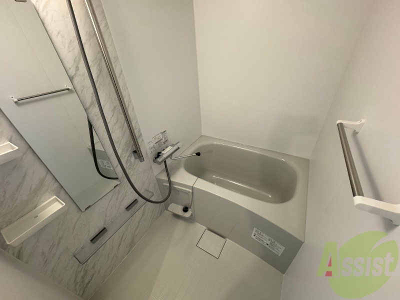 バス・シャワールーム　お風呂になります。一日の疲れを癒してくださいね。