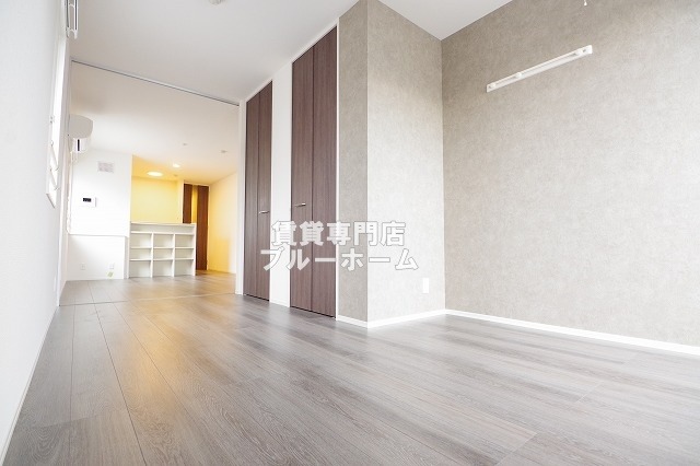 その他部屋・スペース　6.4帖の明るい洋室！