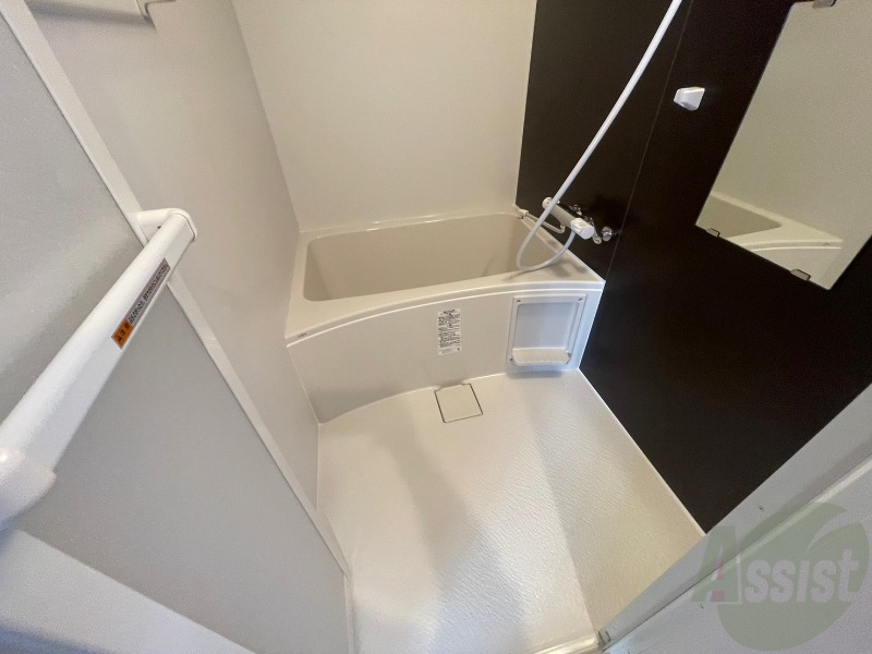 バス・シャワールーム　お風呂になります。一日の疲れを癒してくださいね。