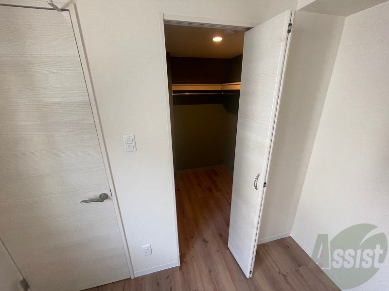 収納　クローゼットは奥行きもあり、荷物が多い方でも安心です。