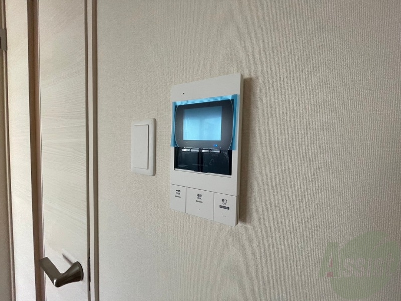 セキュリティ　ＴＶモニター付インターホンです。来客者の顔が見えるので安心！