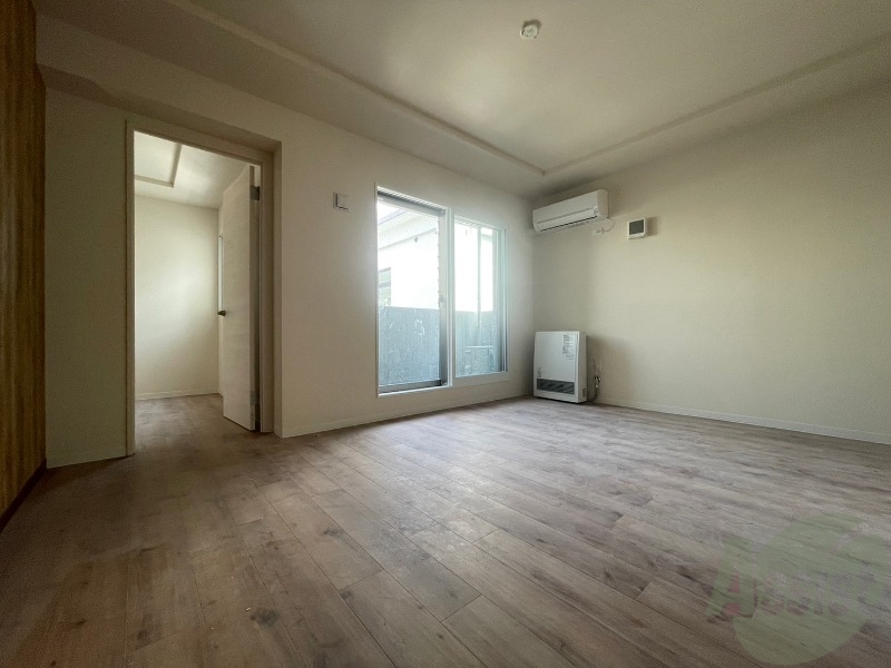 居室・リビング　広くてキレイなお部屋が広がっていて、充実した生活が送れそう。