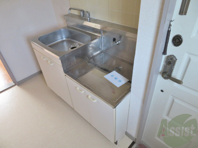 キッチン　キッチンはシンプルな作りで自分好みにアレンジ頂けます