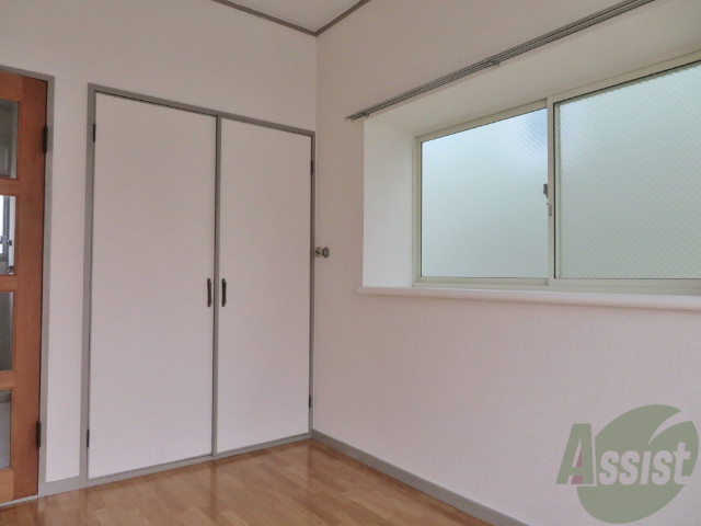 収納　収納はゆとりが有り、お洋服もシーズンごとに分けられますね