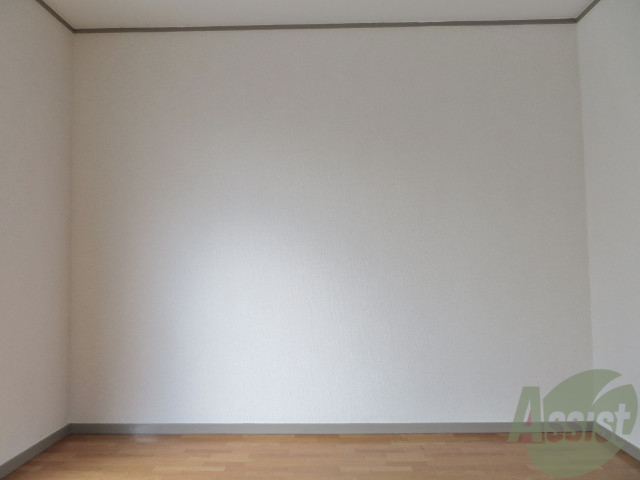 その他部屋・スペース　寝室は朝日が入り込み気持ちの良い朝が迎えられますね